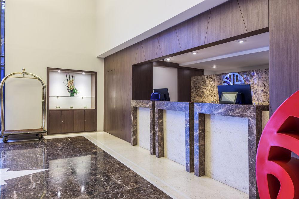 מלון Nh Collection Bogota Andino Royal מראה חיצוני תמונה The lobby of the hotel